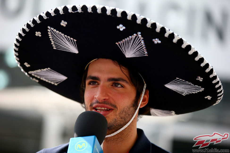 Carlos Sainz y su sombrero mexicano