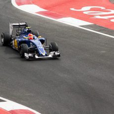 Felipe Nasr luchando por encontrar más adherencia