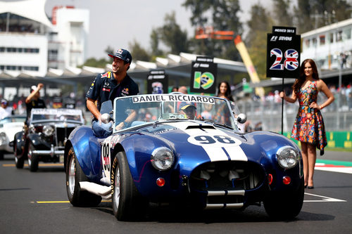 Daniel Ricciardo en el drivers parade