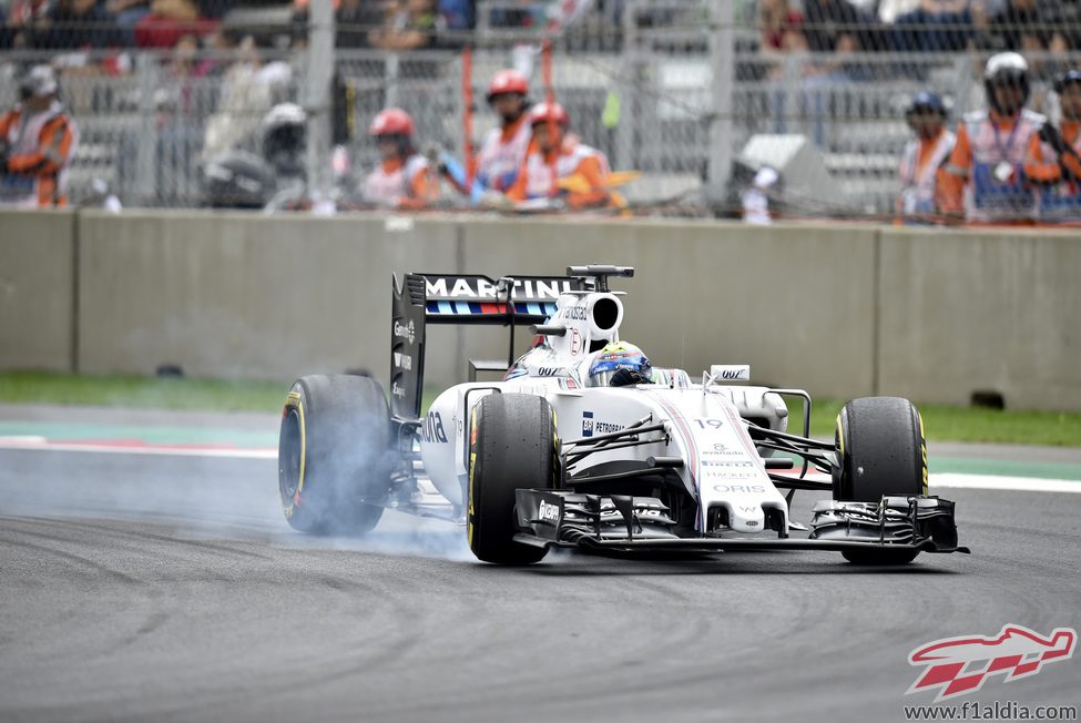 Felipe Massa pasándose de frenada