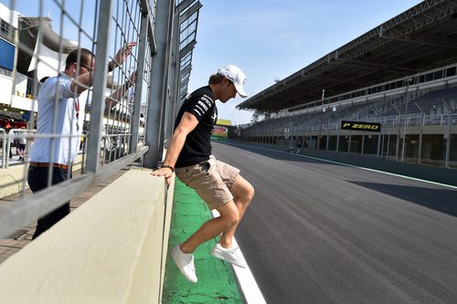 Nico Rosberg saltando a la pista