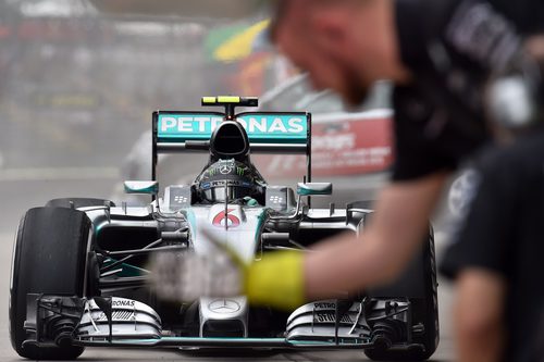 Nico Rosberg volviendo a su garaje