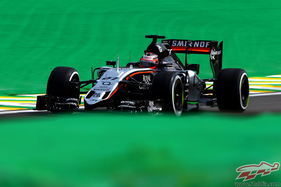 Nico Hülkenberg rodando en Interlagos