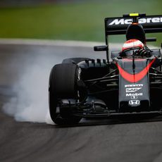 Jenson Button pasándose de frenada