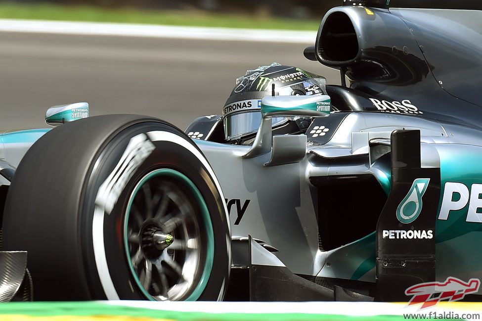 Nico Rosberg pilotando durante los L3