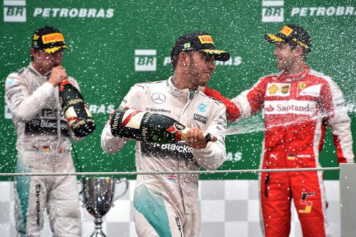 Celebraciones en el podio para Vettel, Rosberg y Hamilton