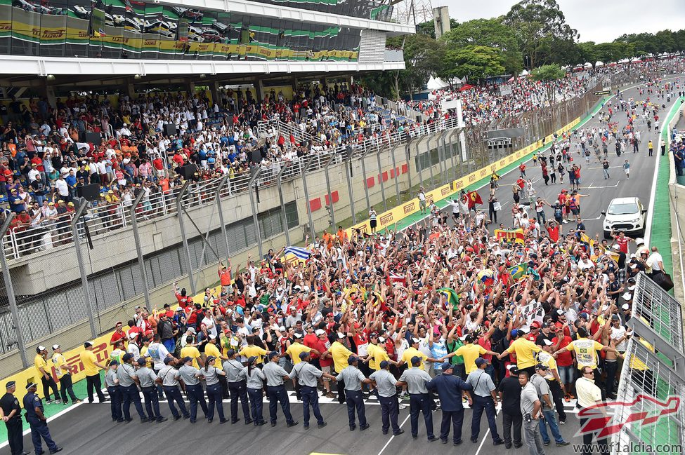 La pista de Interlagos se llena de aficionados