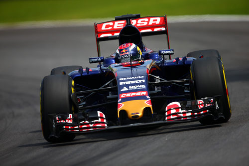 Max Verstappen rodando durante la sesión de clasificación