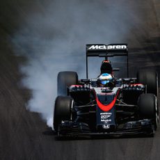 Fernando Alonso corriendo en Interlagos