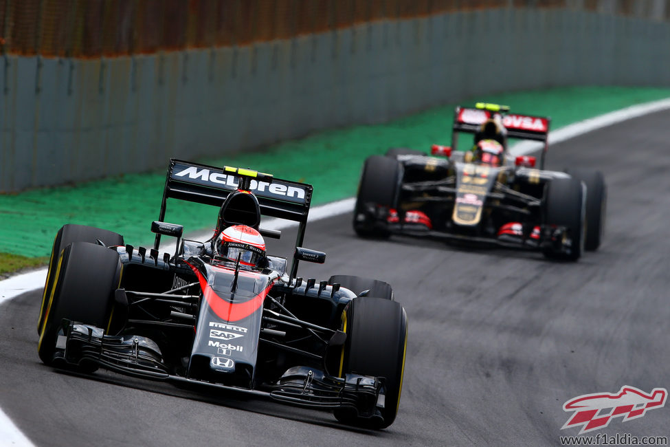 Jenson Button durante la carrera de Interlagos