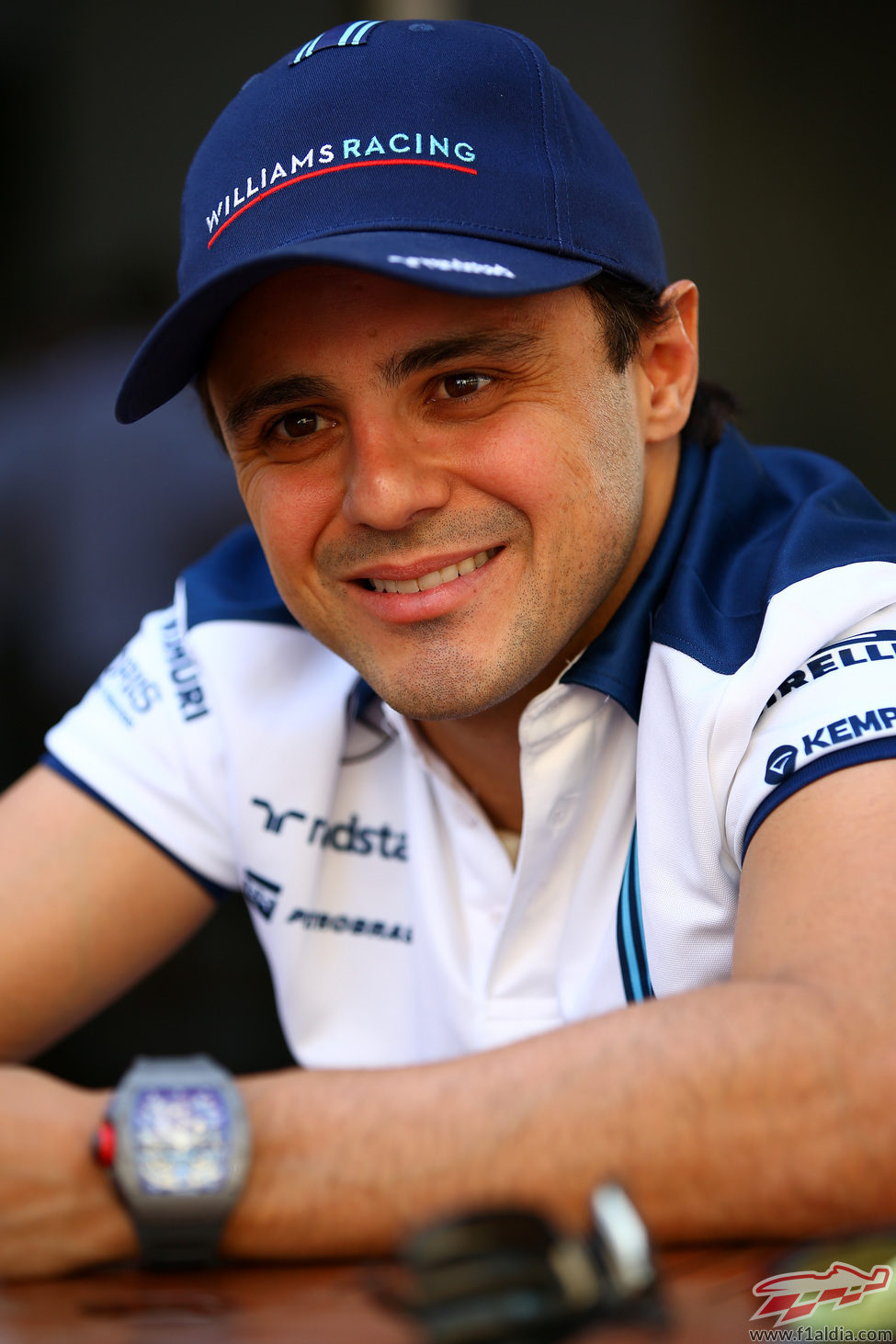 Felipe Massa atiende a la prensa