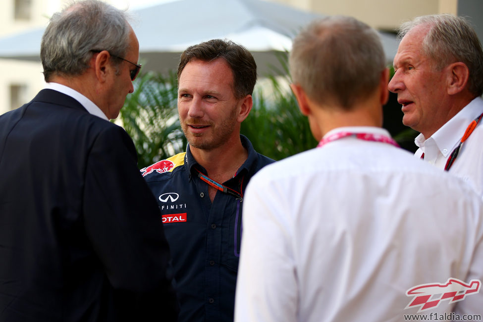 Caras conocidas de Red Bull reunidos en Yas Marina