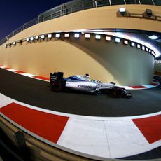 Felipe Massa entrando al pit-lane