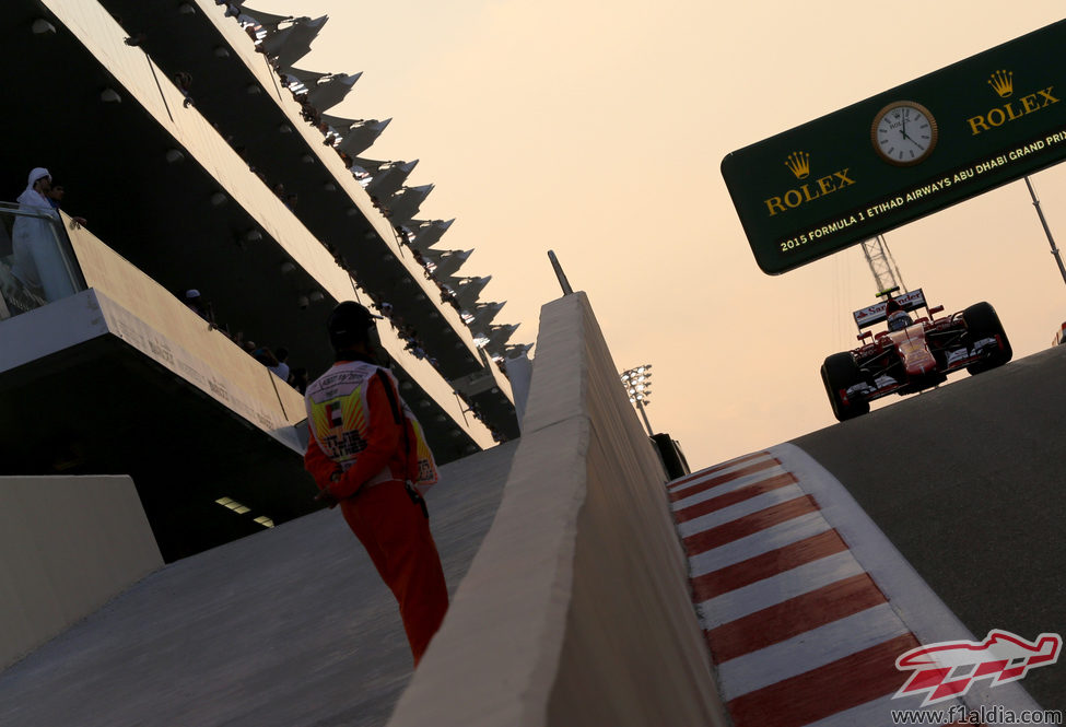 Kimi Raikkonen en el pit-lane