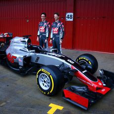 Gutiérrez y Grosjean junto al VF16