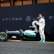 Lewis Hamilton y Nico Rosberg destapan el W07 Hybrid