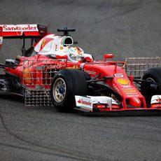 Sebastan Vettel estrena el SF16