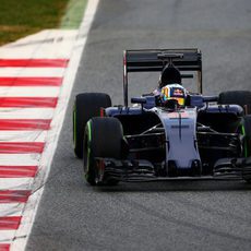 Un Toro Rosso sin patrocinadores salta a pista en Barcelona