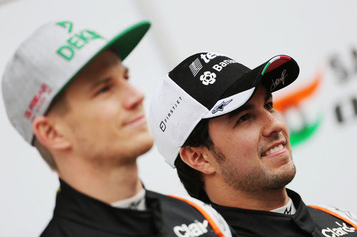 Sergio Pérez y Nico Hülkenberg en la presentación del VJM0