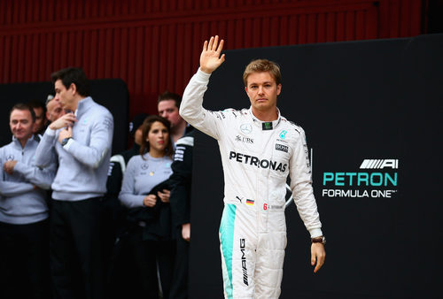 Nico Rosberg antes de destapar su coche