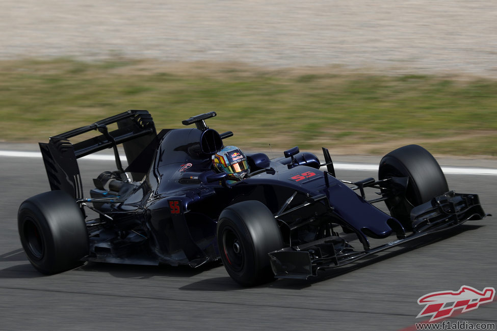 Carlos Sainz tenía problemas en la caja de cambios