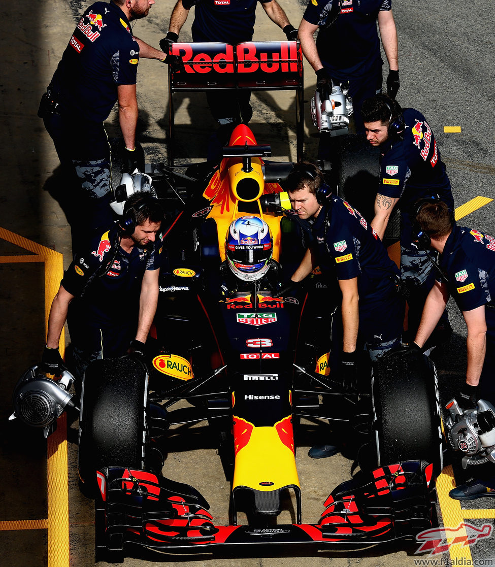 El equipo Red Bull al completo trabaja por volver a luchar por victorias