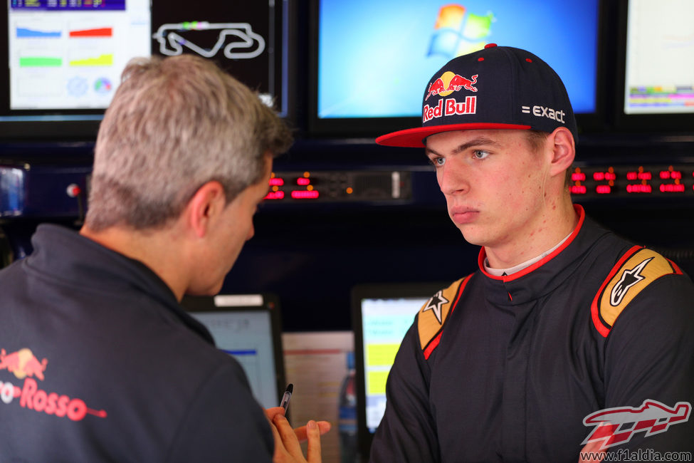 Max Verstappen junto a Xevi Pujolar