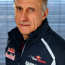 Franz Tost, imagen de estudio