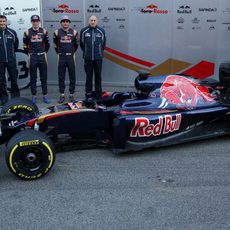 Foto de familia junto al STR11