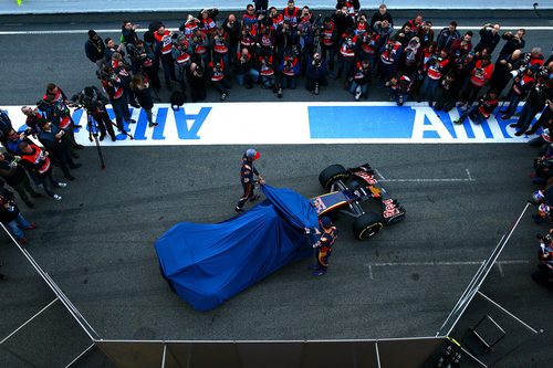 Expectación por la presentación del STR11