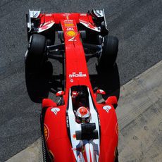 Trabajo aerodinámico para el Ferrari en las primeras horas del día