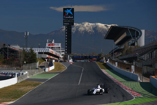 Valtteri Bottas rueda con su FW38