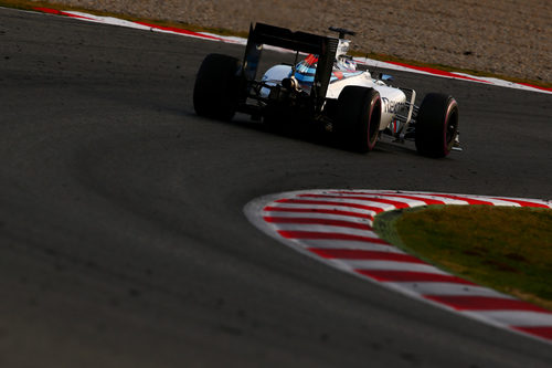 Valtteri Bottas rueda con ultrablandos