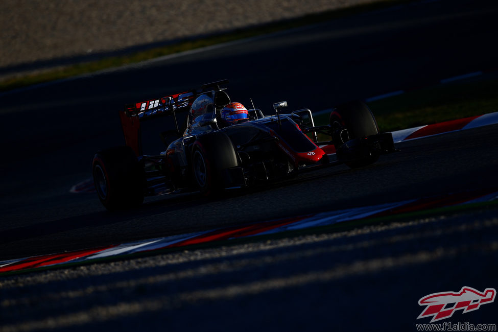 Romain Grosjean rueda con neumáticos superblandos