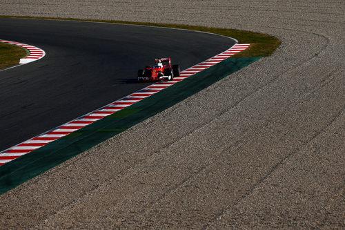 Sebastian Vettel completa más de 100 vueltas