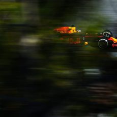 Daniel Ricciardo vuela en el trazado de Montmeló