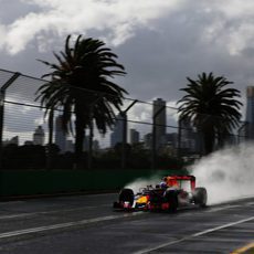 Mucha agua sobre el trazado de Albert Park