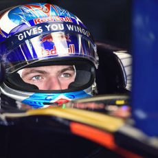 Max Verstappen dentro del Toro Rosso