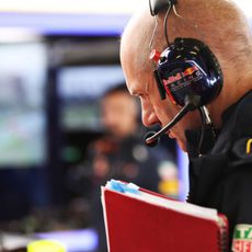 Adrian Newey en el garaje de Red Bull