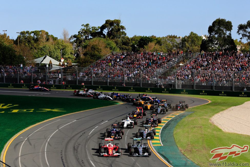 Primeros metros del GP de Australia 2016