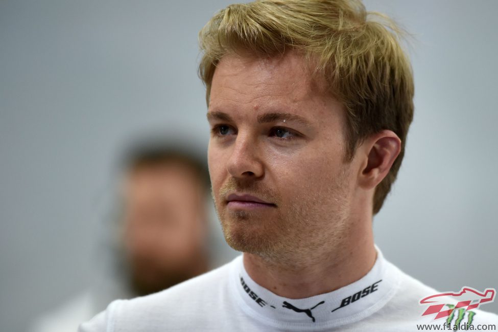 Gesto confiado de Nico Rosberg en Baréin