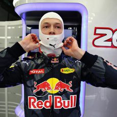 Daniil Kvyat se prepara para los entrenamientos