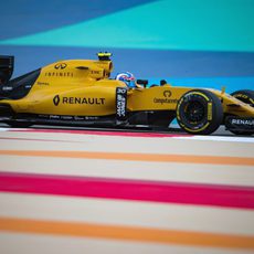 Jolyon Palmer prueba el neumático blando para Renualt