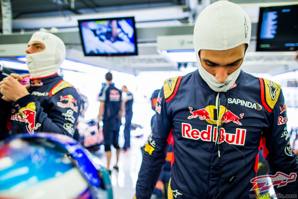 Max Verstappen y Carlos Sainz se preparan para la acción