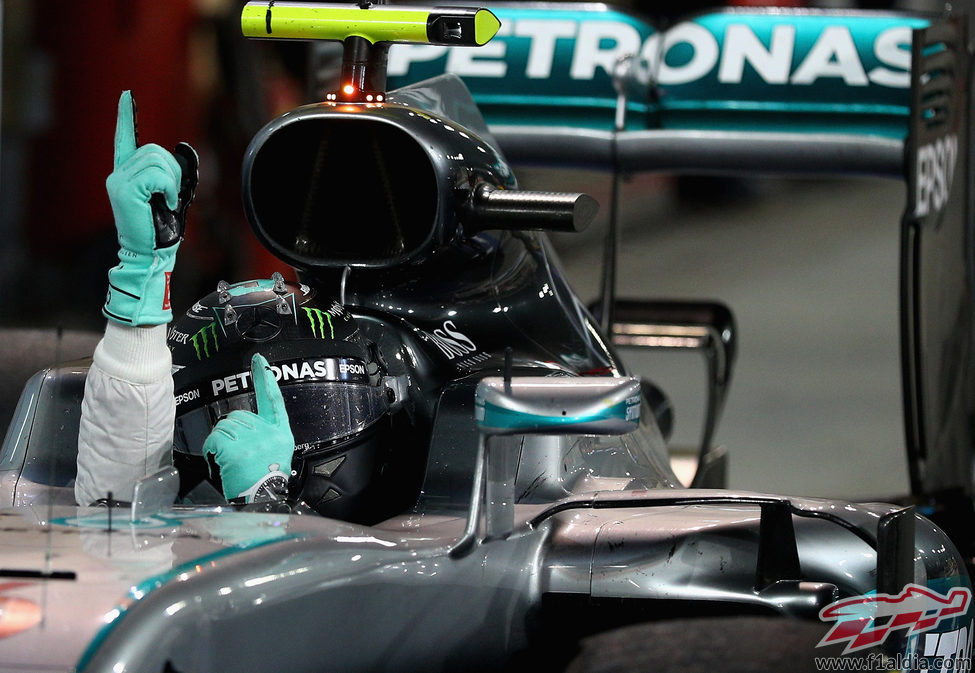 Nico Rosberg, eufórico dentro del coche