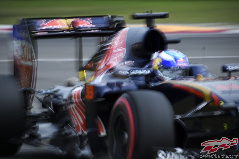 Max Verstappen con su Toro Rosso