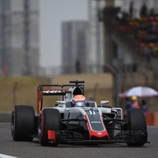 Romain Grosjean rodando en el GP de China