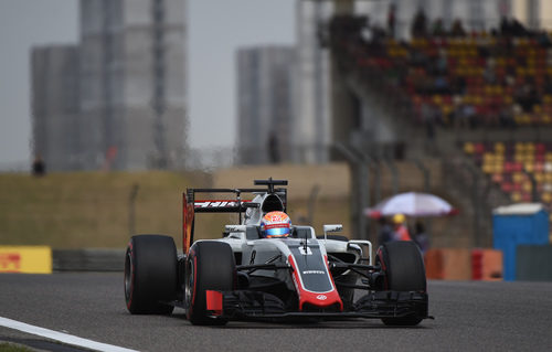 Romain Grosjean rodando en el GP de China
