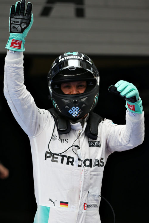 Nico Rosberg celebra la 'pole' en China
