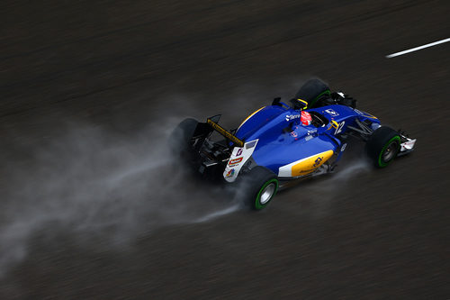 Felipe Nasr rueda con intermedios